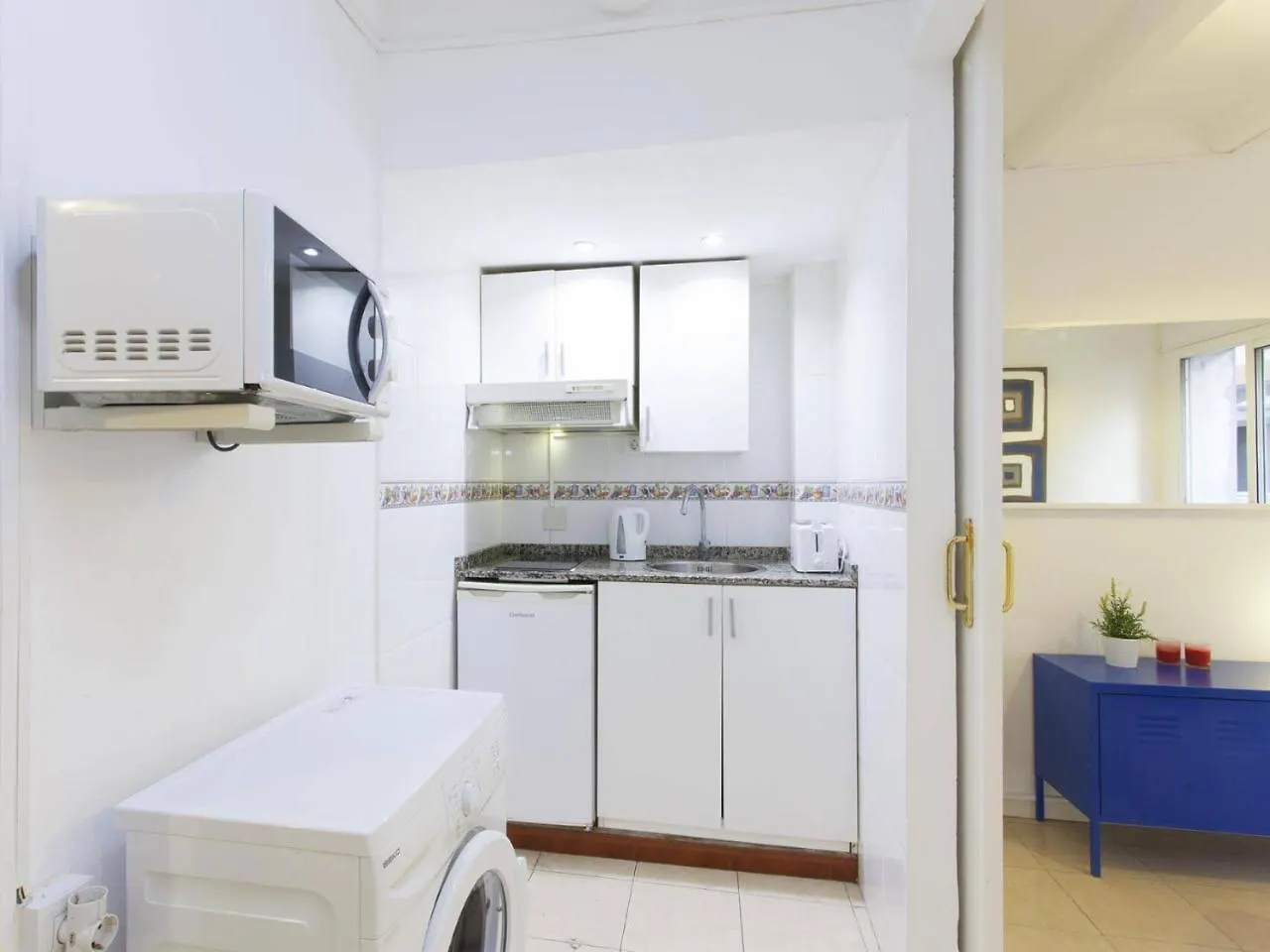 Studio Mozart Center Apartment Barcelona 0*,  Spain